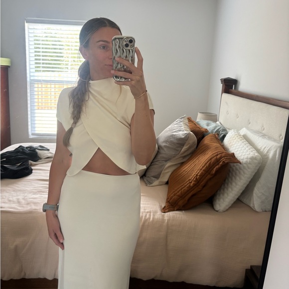 Meshki Eris High Neck Scuba Top - Picture 4 of 5